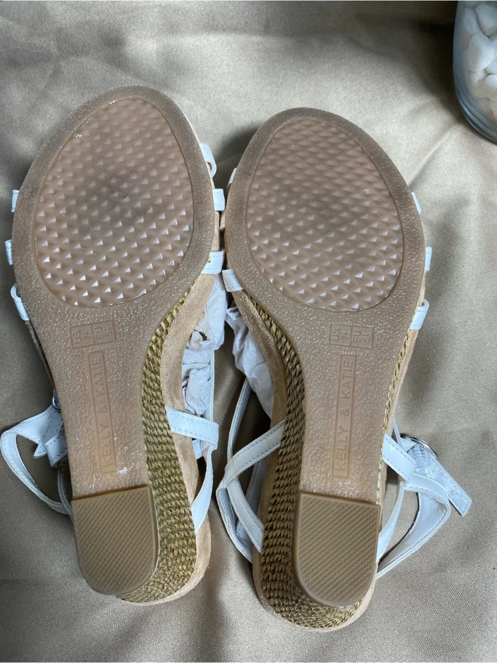 Kelly & Katie white strappy wedge sandals Size 7.5